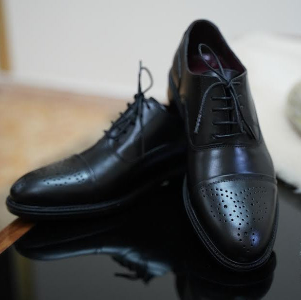 Richelieu Noir perforé ref 128