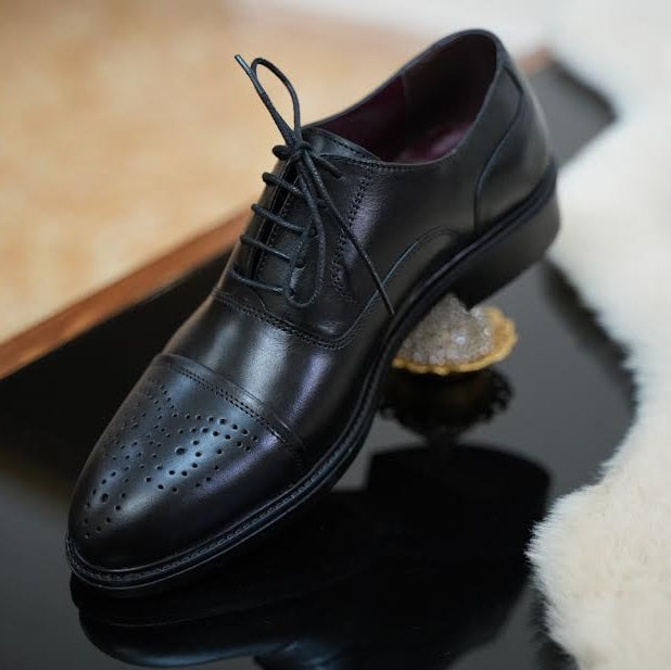 Richelieu Noir perforé ref 128